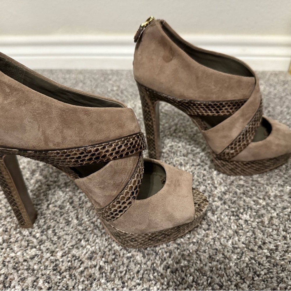 Tory Burch Taupe Heels with Textured Snake Skin Straps